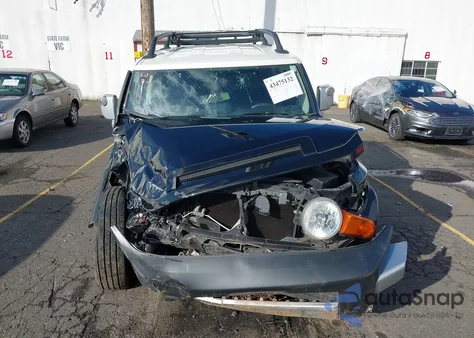 2012 Toyota Fj Cruiser z USA, uszkodzony, nr VIN JTEBU4BF5CK146372